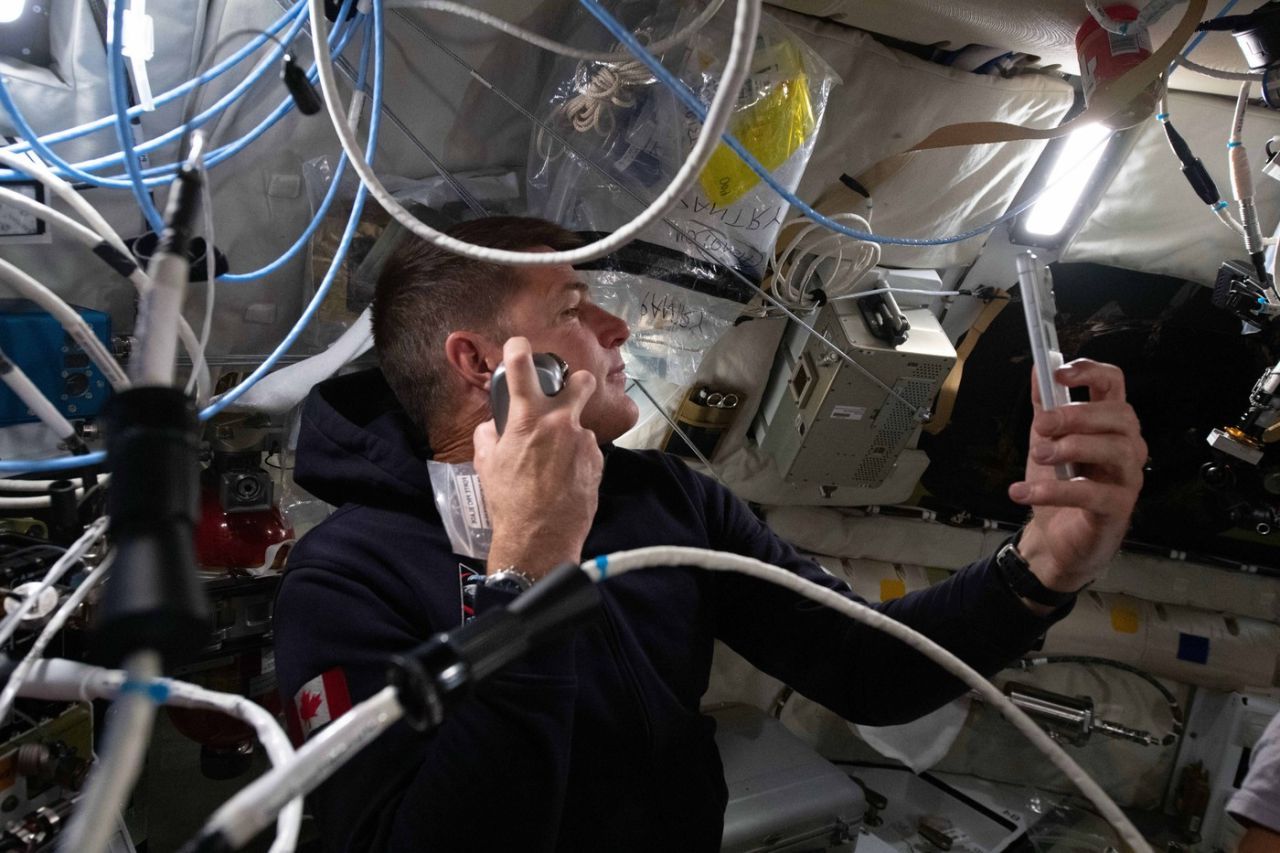 Trump, dialog direct cu astronauții Artemis II: „Ați făcut America mândră!”