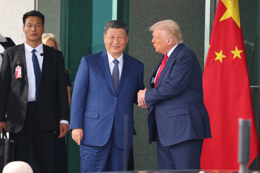 Trump ia în calcul controlul petrolului iranian pentru a presa China