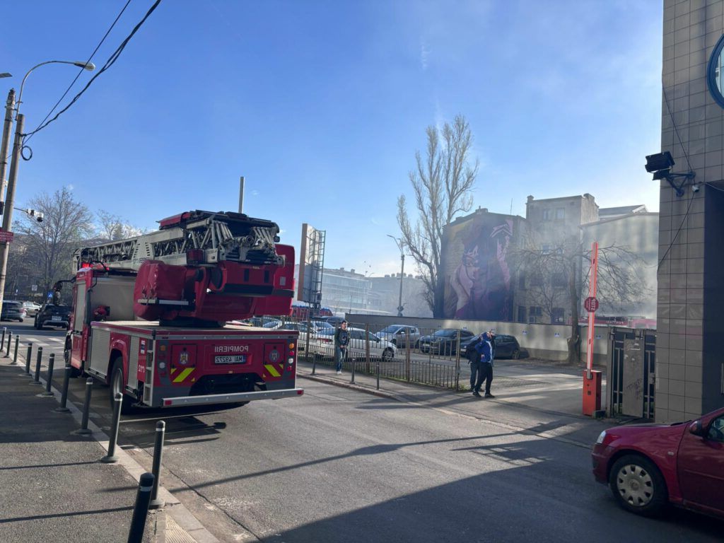 Incendiu masiv de fum pe Bulevardul Iancu de Hunedoara, lângă Nuclearelectrica
