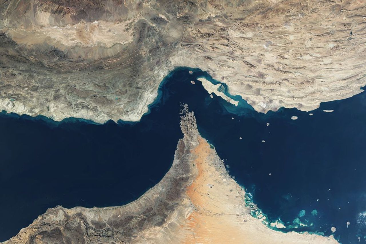 Tensiuni în Strâmtoarea Ormuz la ore după încetarea focului SUA-Iran