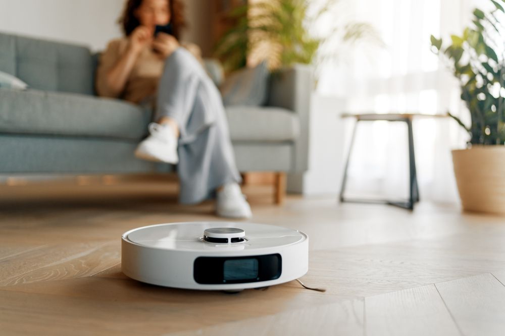 Programare simplă: Aspiratorul robot, gata de curățenie zilnică!