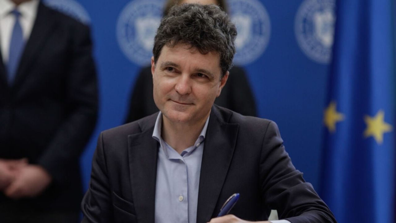 Nicușor Dan a semnat: Mii de tineri orfani primesc lunar 3.168 lei de la stat!