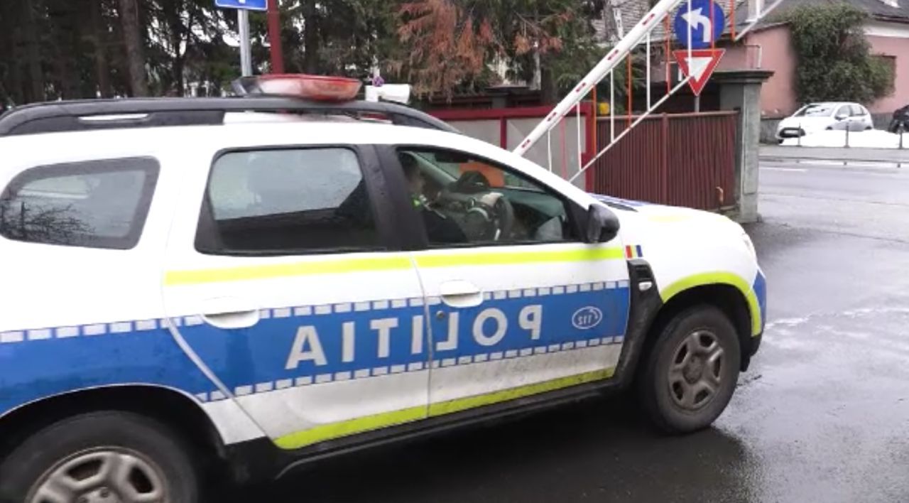 Agresiune șocantă în Cluj: Livrator bătut cu ranga și lovit cu mașina! Imagini la Poliție