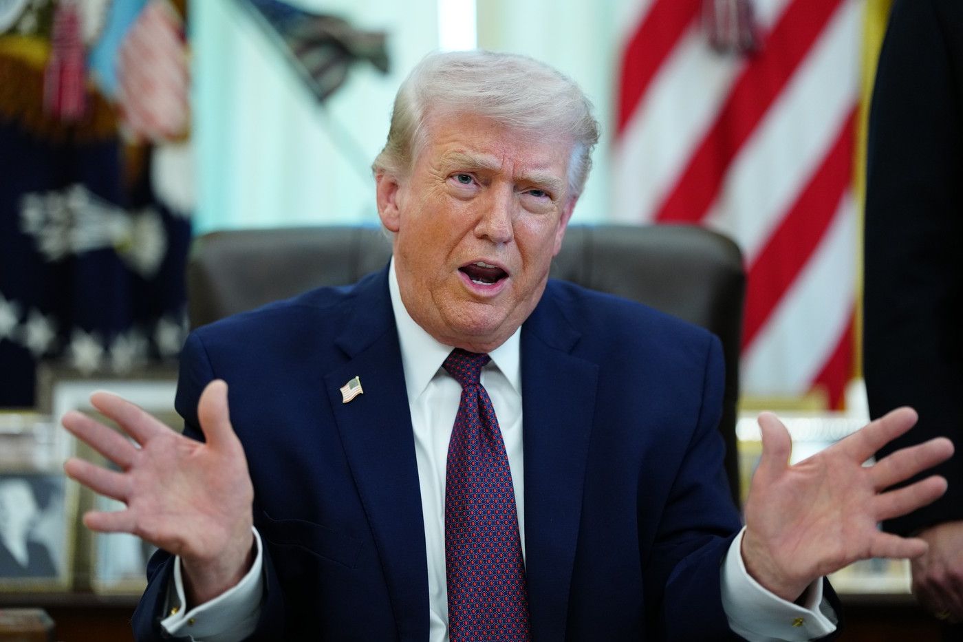 Trump: Tarife vamale dure pentru oricine înarmează Iranul! „Fără scutiri”