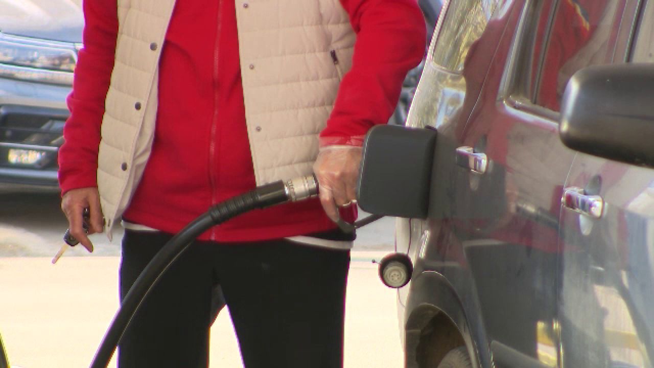 Trucuri neașteptate: Cum reduc șoferii consumul de carburant. Soluții la care nu te-ai fi gândit!