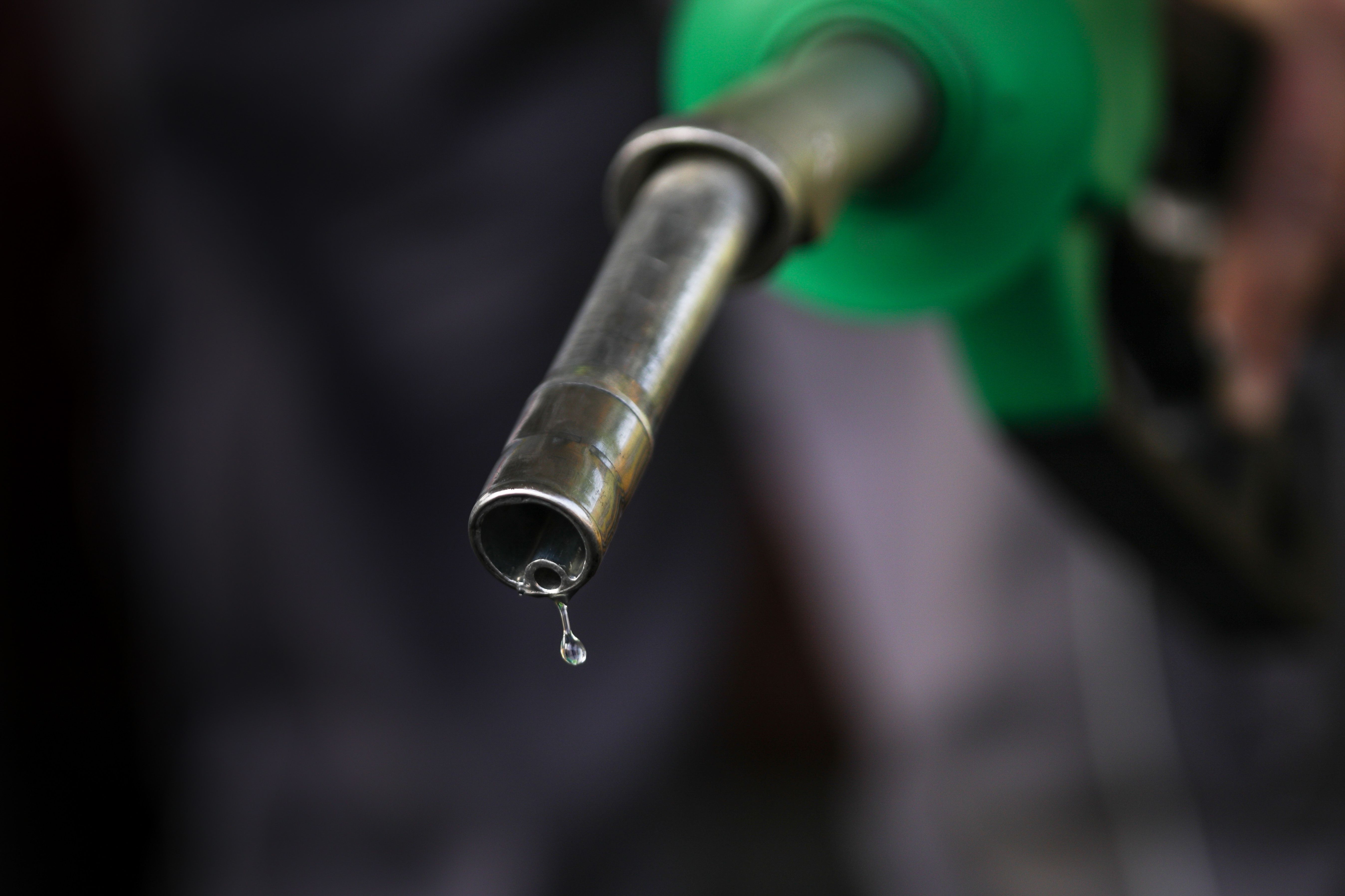 Prețul motorinei explodează: 45 de bani în plus la fiecare 10 dolari creștere a barilului de petrol