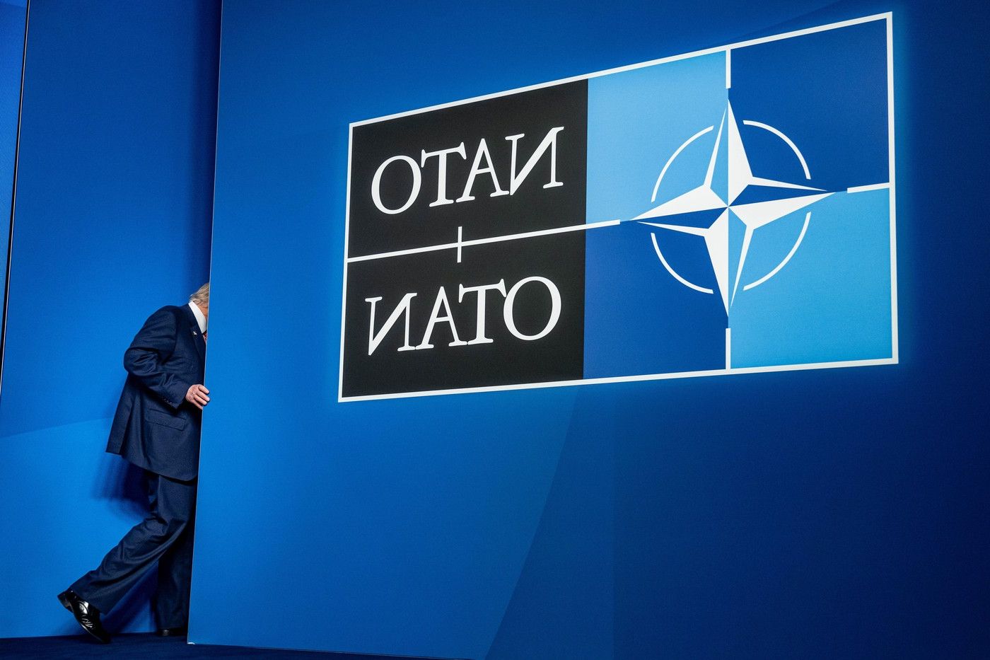 Fost oficial NATO: Amenințările lui Trump privind retragerea SUA din Alianță au provocat „cea mai gravă criză”