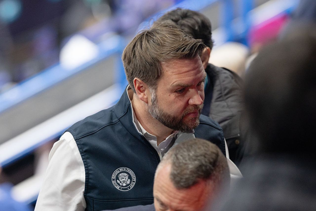 JD Vance și Viktor Orban: Contracte secrete și prima vânzare de petrol înainte de alegeri