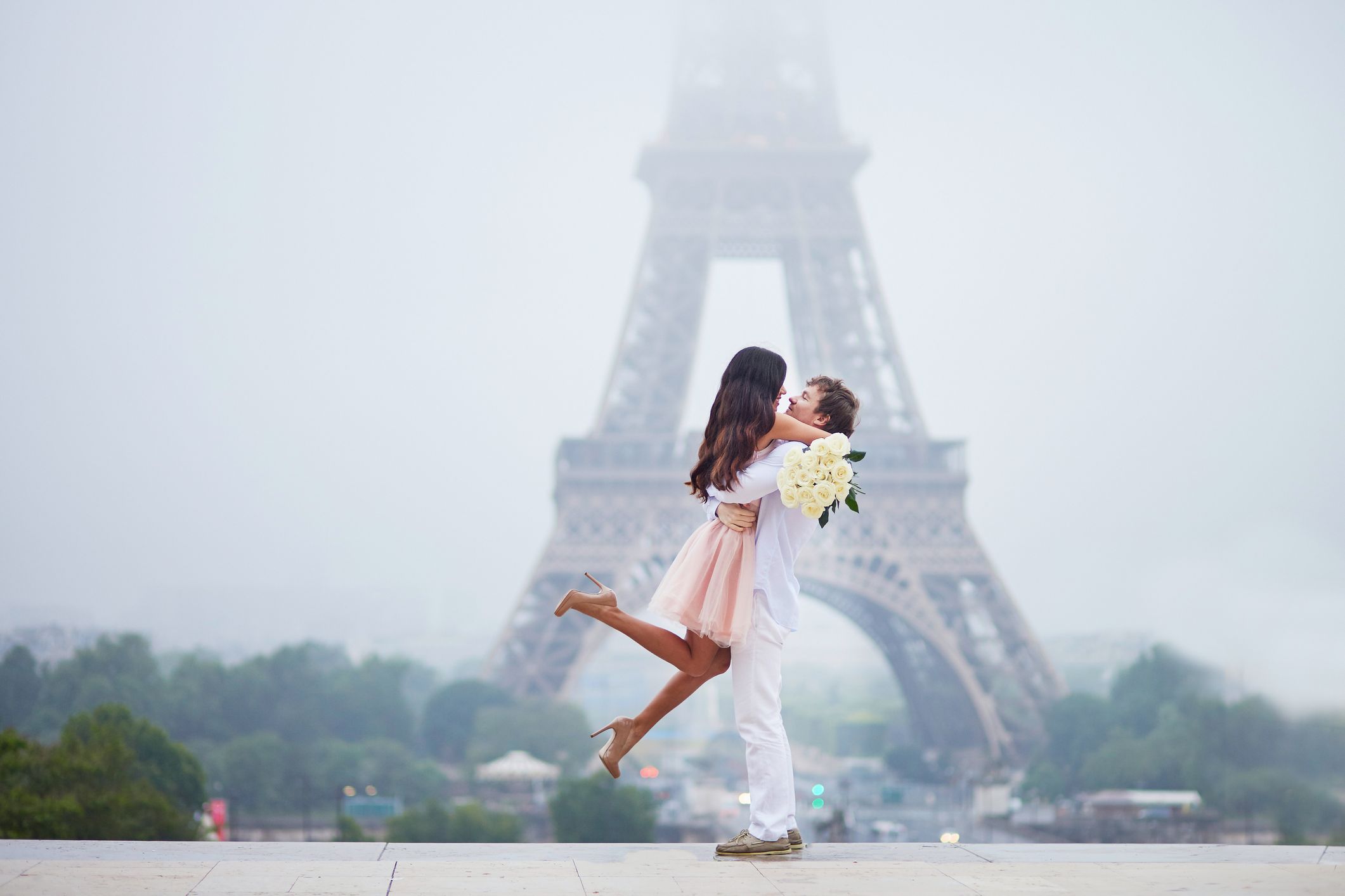 Franța: Senatul decide că mariajul nu impune relații sexuale. Adio „obligației conjugale”!