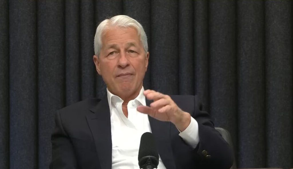 Șeful celei mai mari bănci din lume: De ce e o greșeală să iei decizii importante vinerea