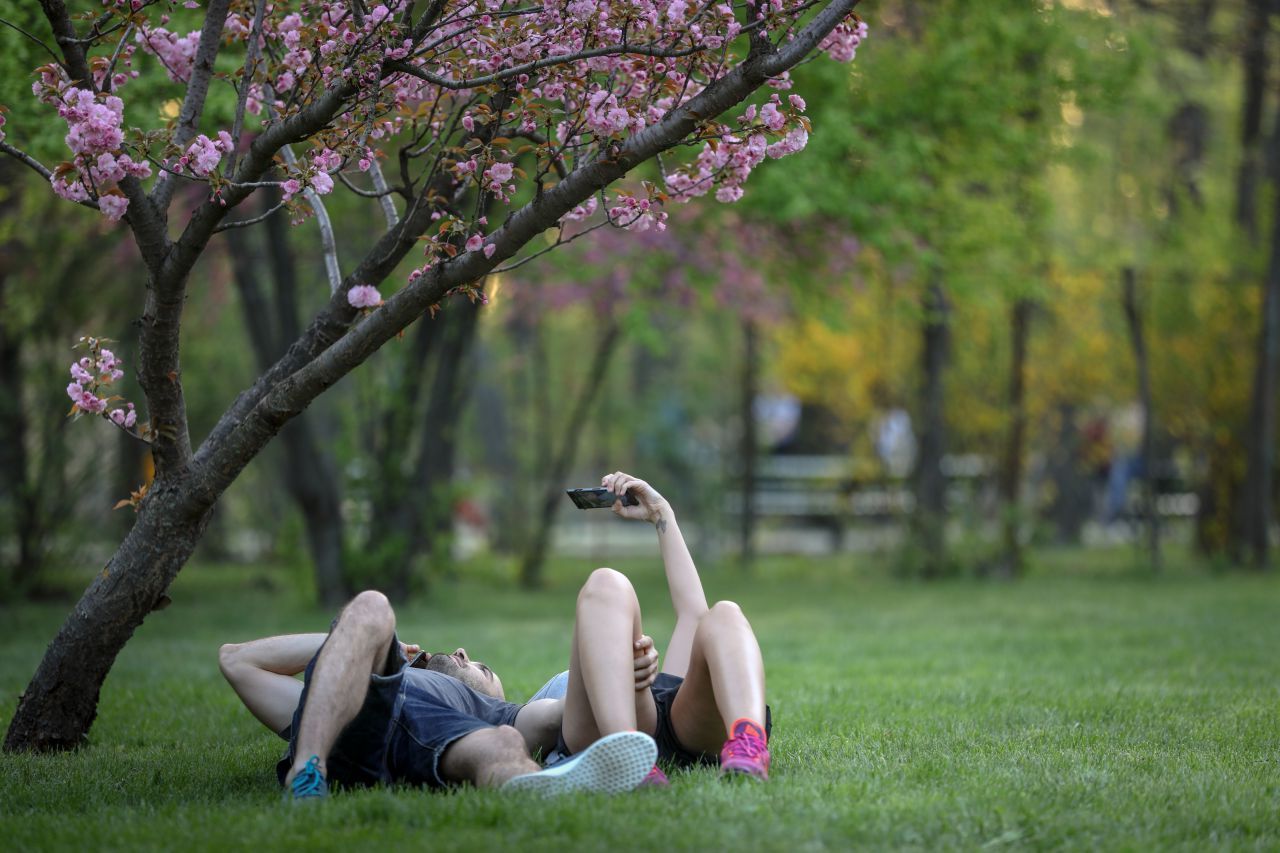 Vremea se schimbă radical în România! Când vine căldura și ce ne așteaptă în următoarele săptămâni