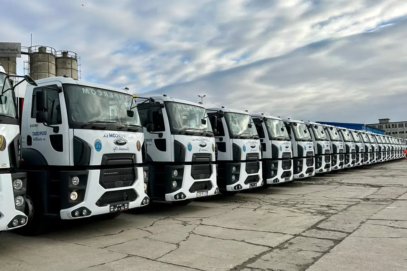 O companie românească mărește salariile tuturor celor 3.300 de angajați din această lună!