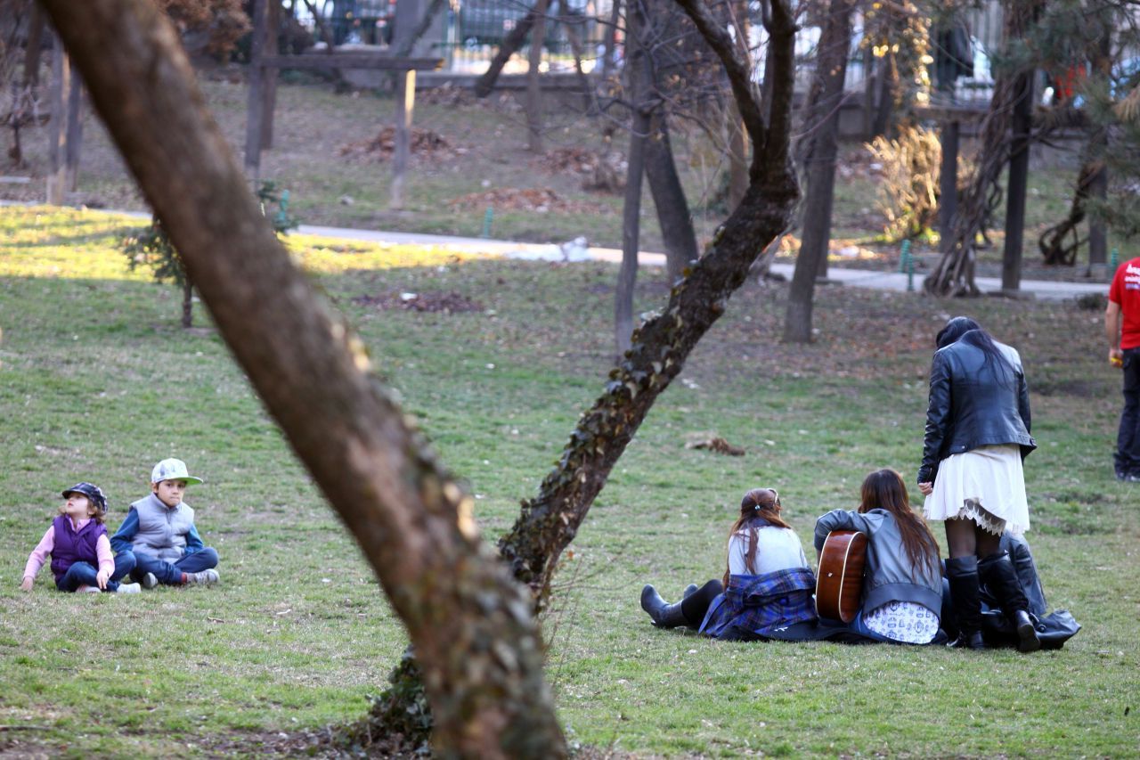 Vreme mohorâtă în mare parte din țară azi! Unde se încălzește peste 14 grade?