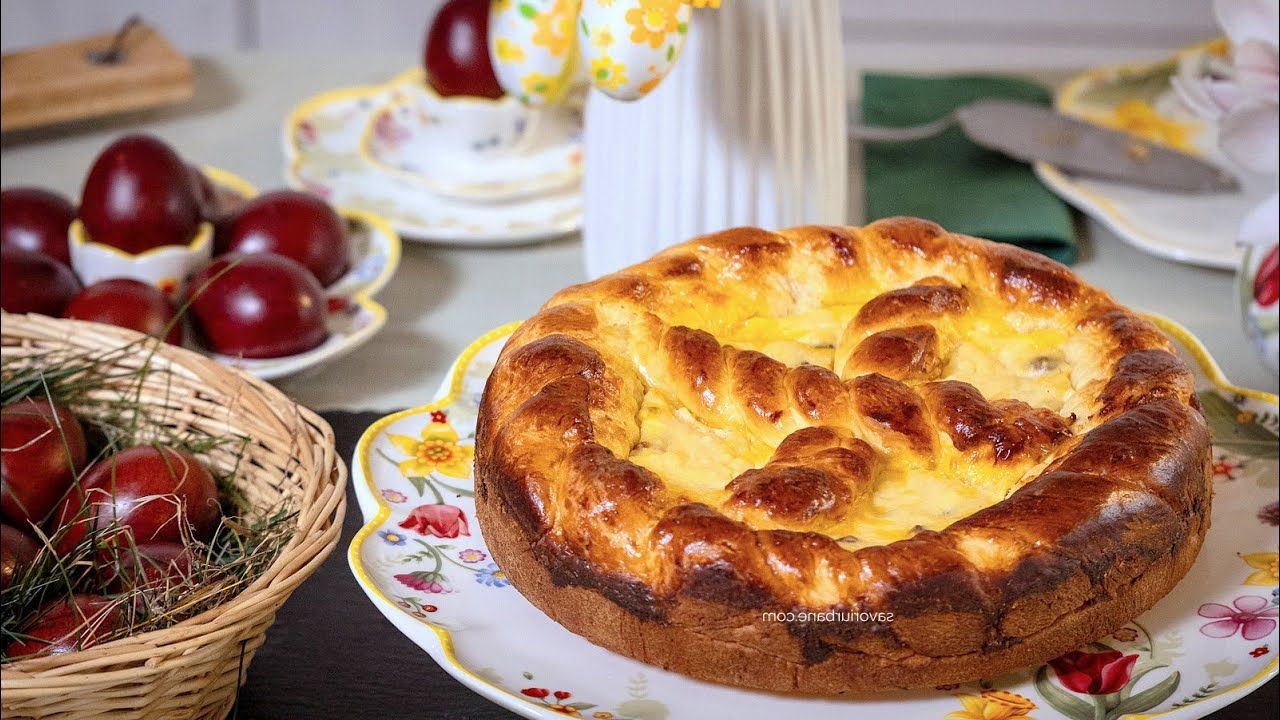 Pască ca la bunica: Descoperă secretul aluatului pufos și al umpluturii cremoase!