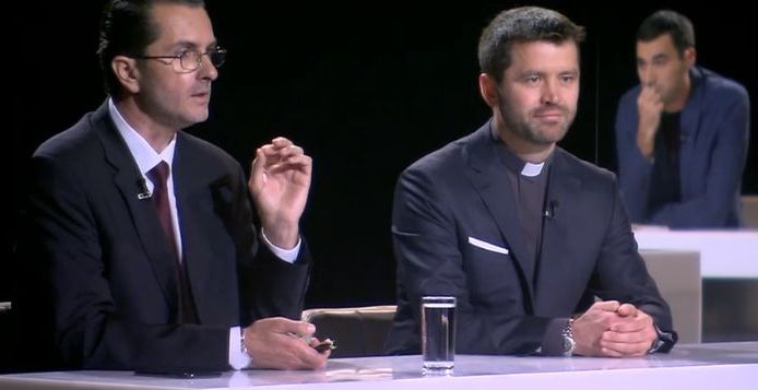 Inteligența artificială: Instrument neutru sau zeitate? Dezbatere aprinsă despre viitorul său