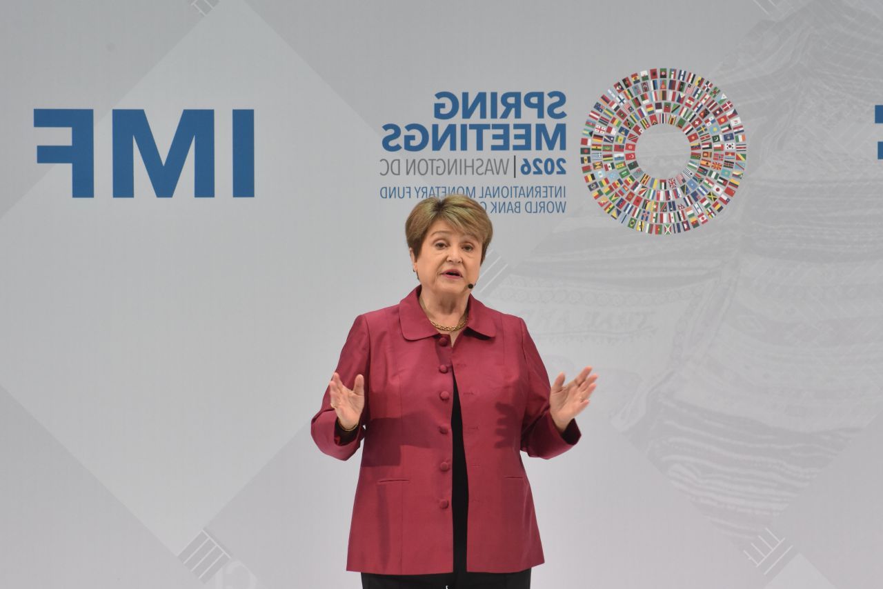 Economia globală, sub al treilea șoc major în ultimii ani: Avertisment FMI și Banca Mondială