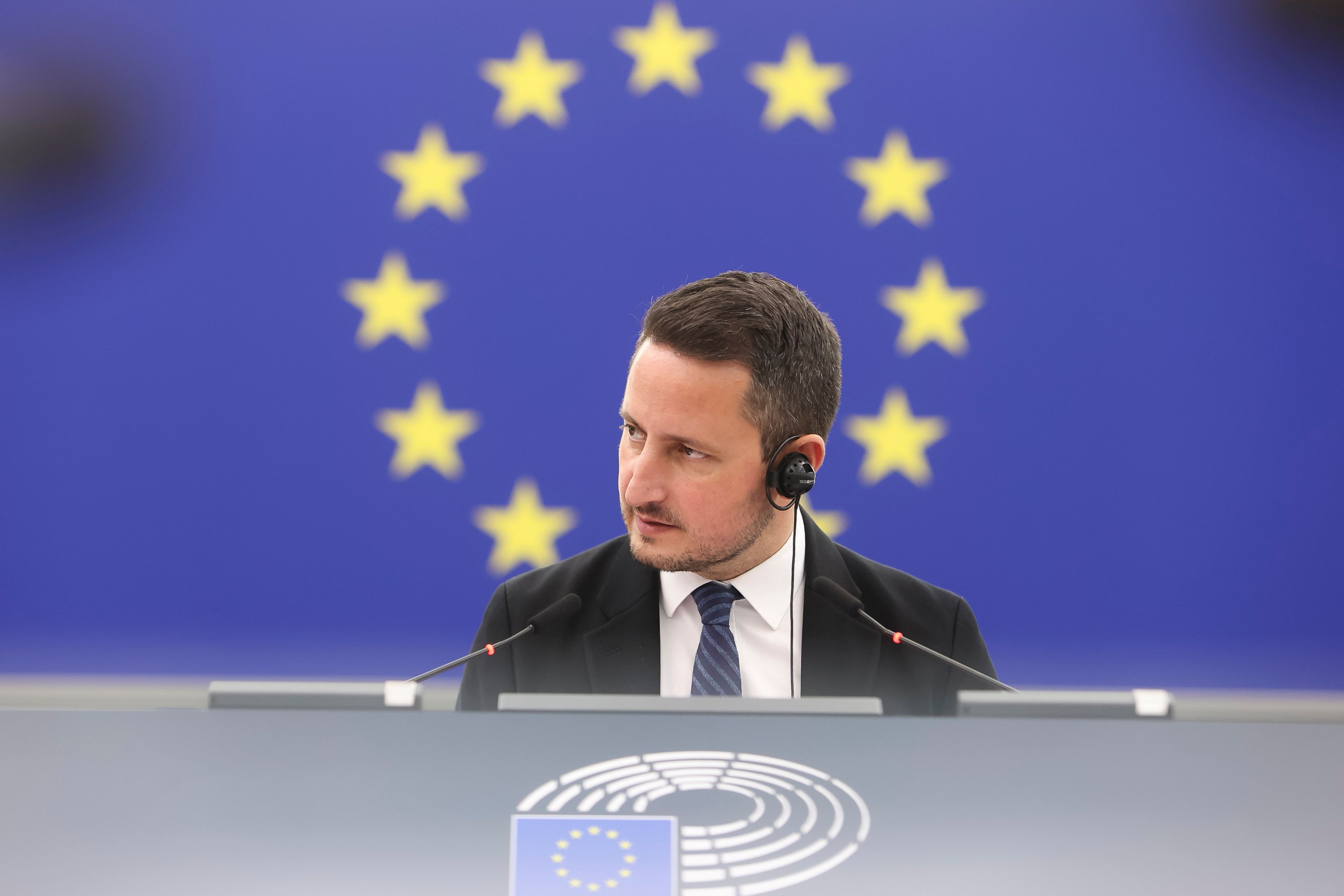 Nicu Ștefănuță îi cere urgent lui Peter Magyar să deblocheze fondurile UE