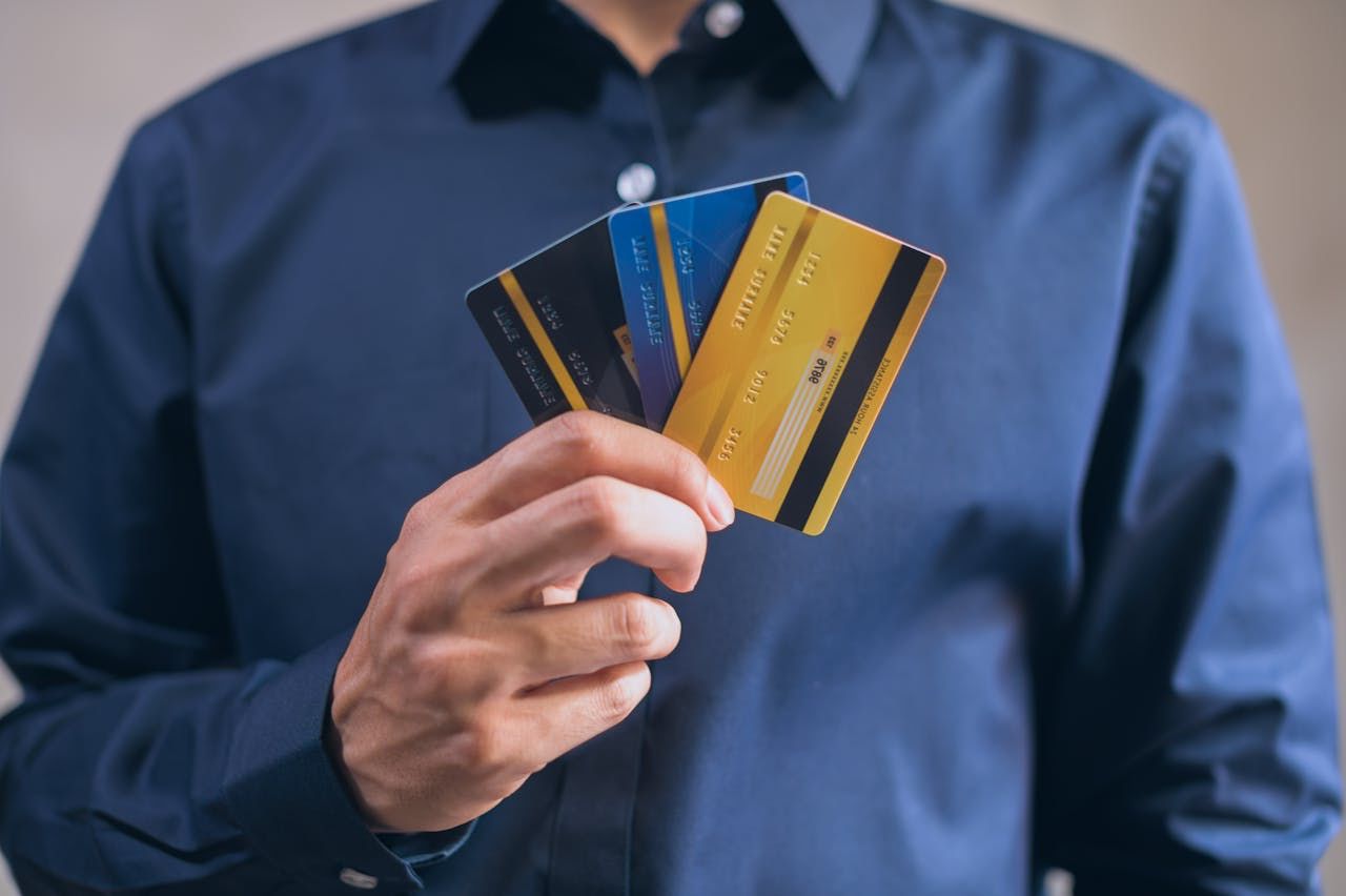 Un singur card, mai multe valute: Simplifică-ți plățile internaționale!