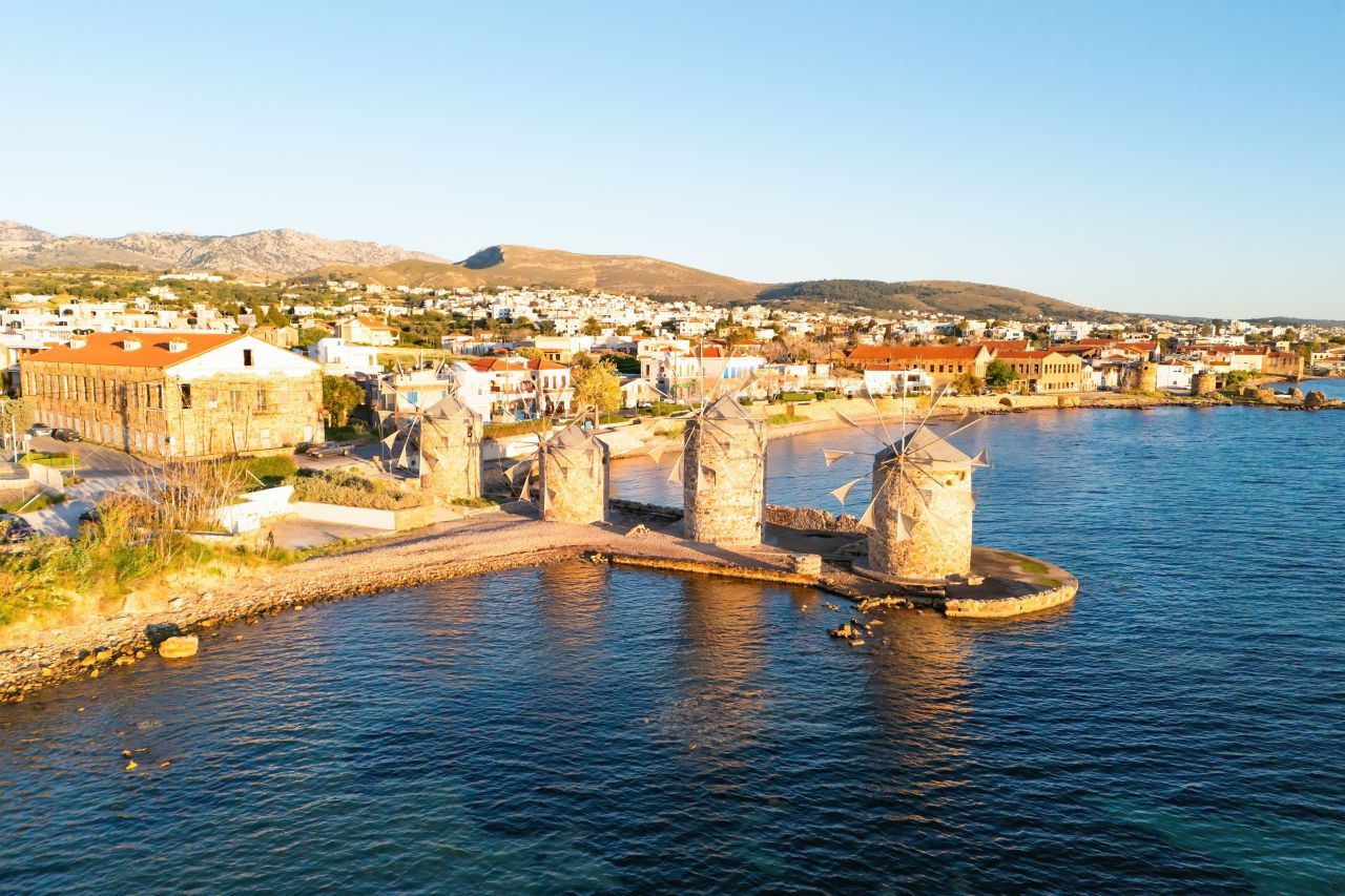 Chios, Grecia: Descoperă insula secretă cu plaje uimitoare și sate medievale, încă neatinsă de turiști!