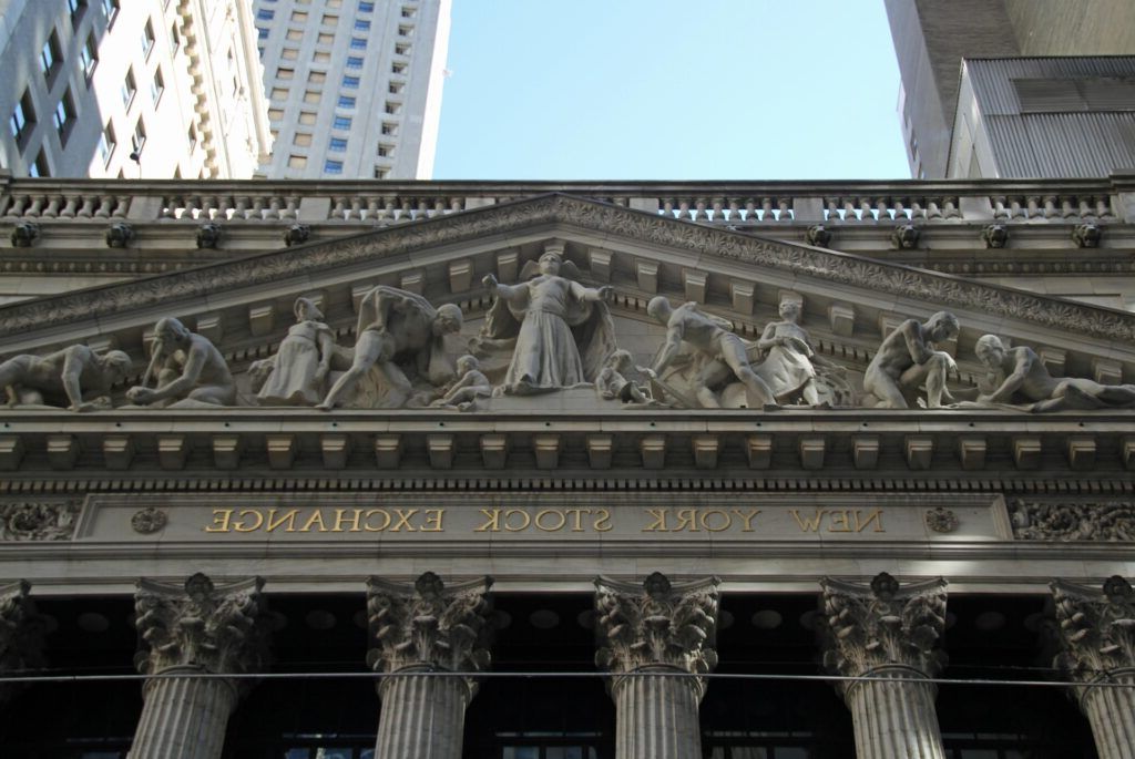 Miracol economic: Cum a evitat falimentul o companie de încălțăminte, crescând acțiunile cu 700% într-o zi