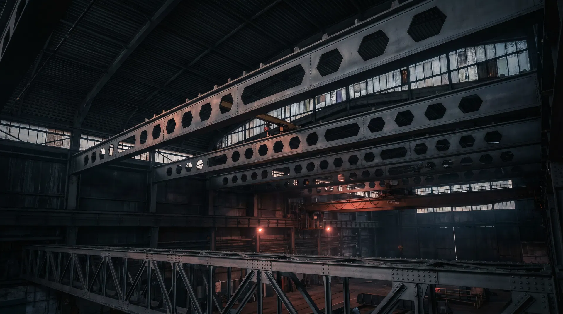 Large-span industrial structure using castellated steel beams