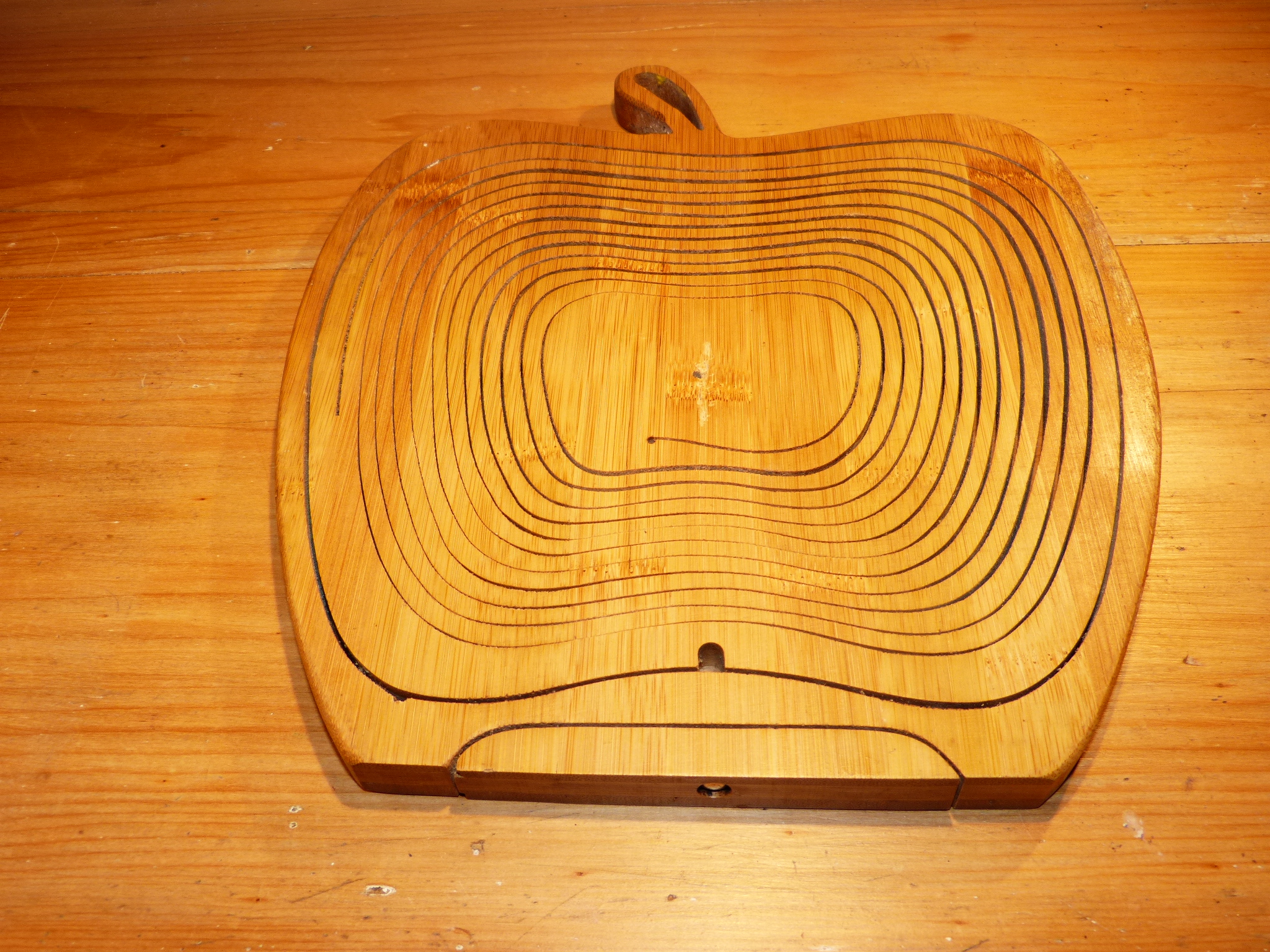 Apple Basket / Fruit Bowl — photograph 1 of 2