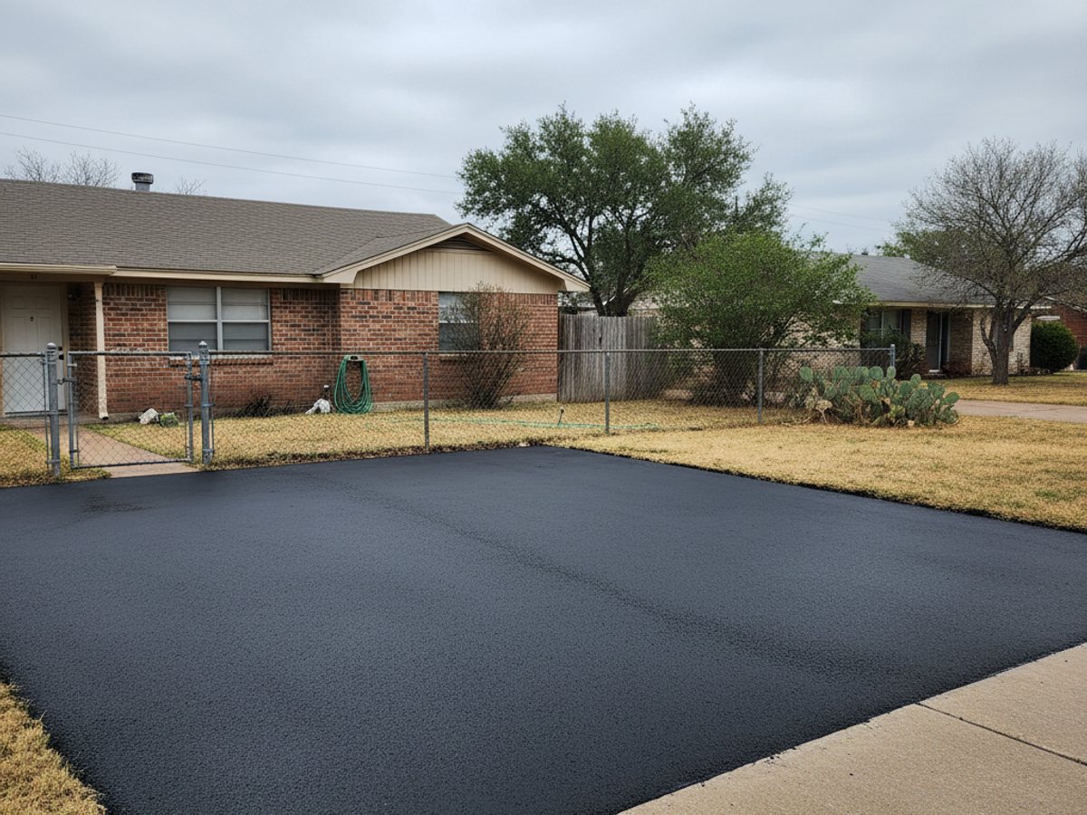 Asphalt Sealcoating in Humble