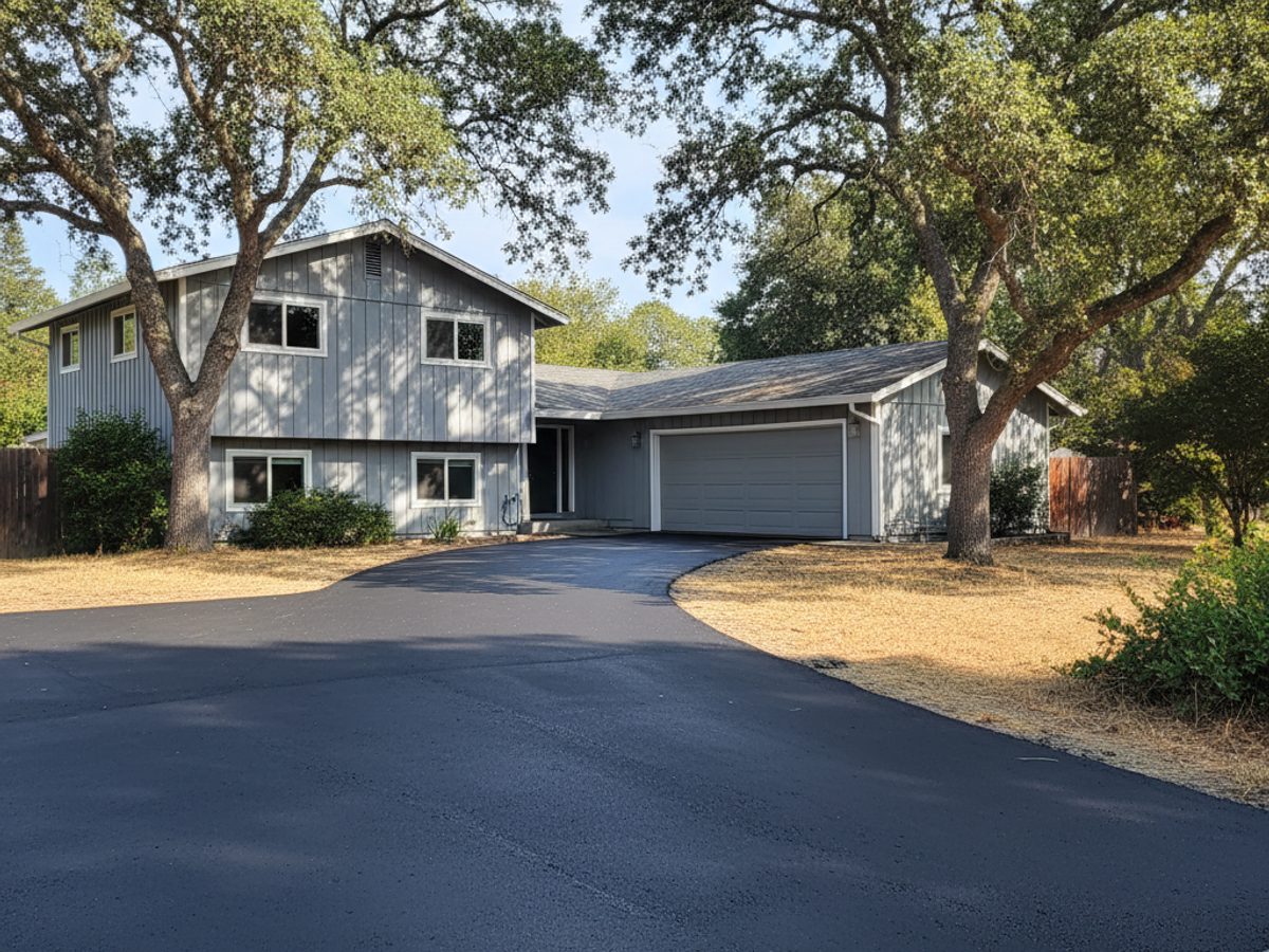 Asphalt Sealcoating