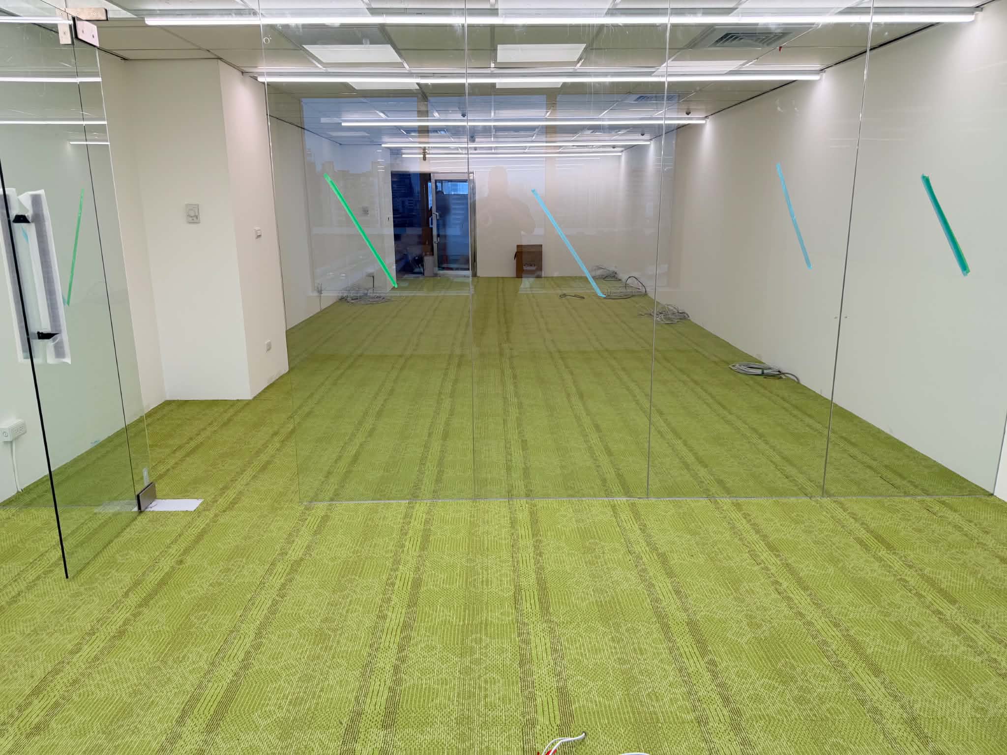 台北大安區辦公室方塊地毯 施工中