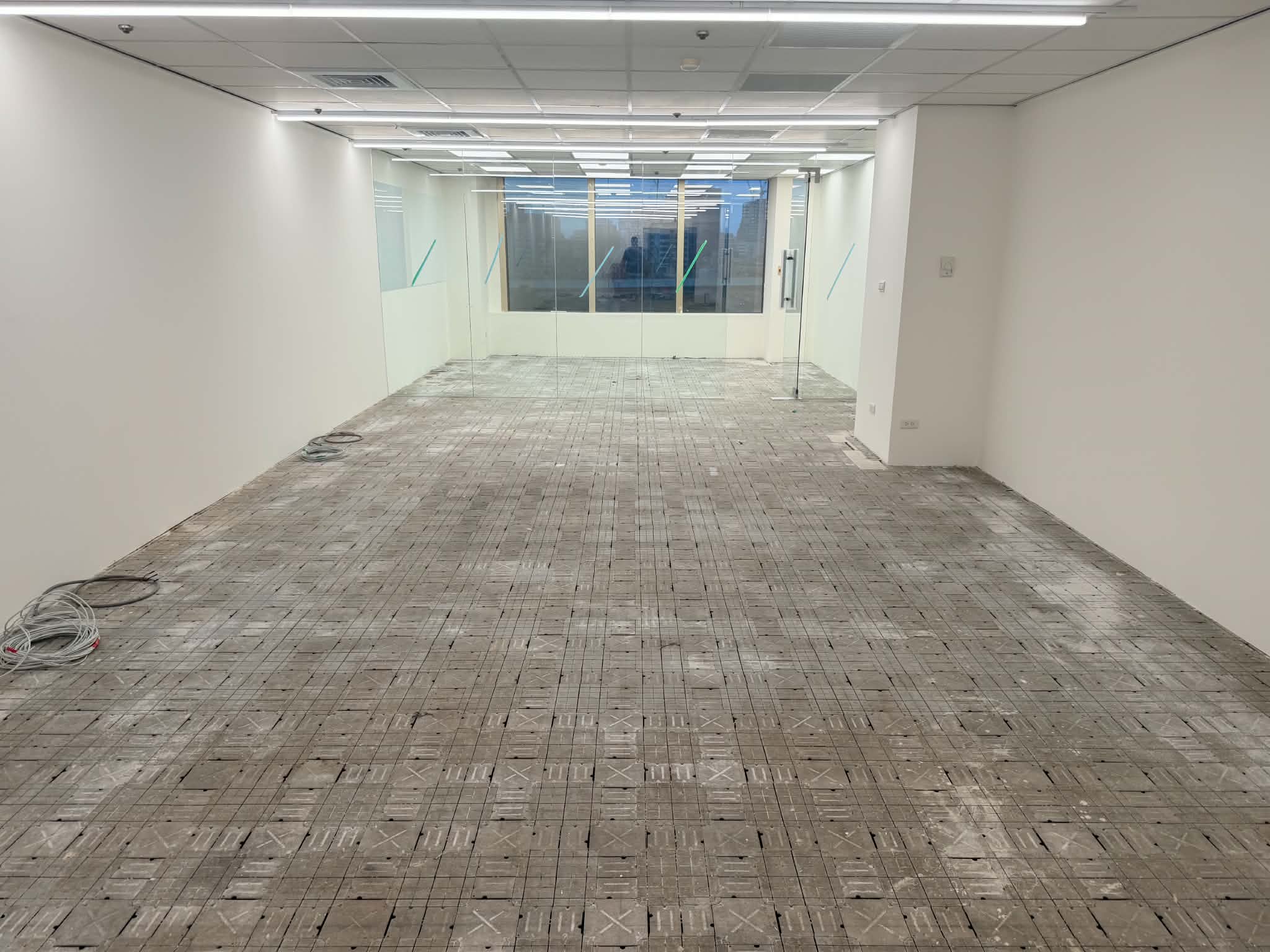 台北大安區辦公室方塊地毯 施工前