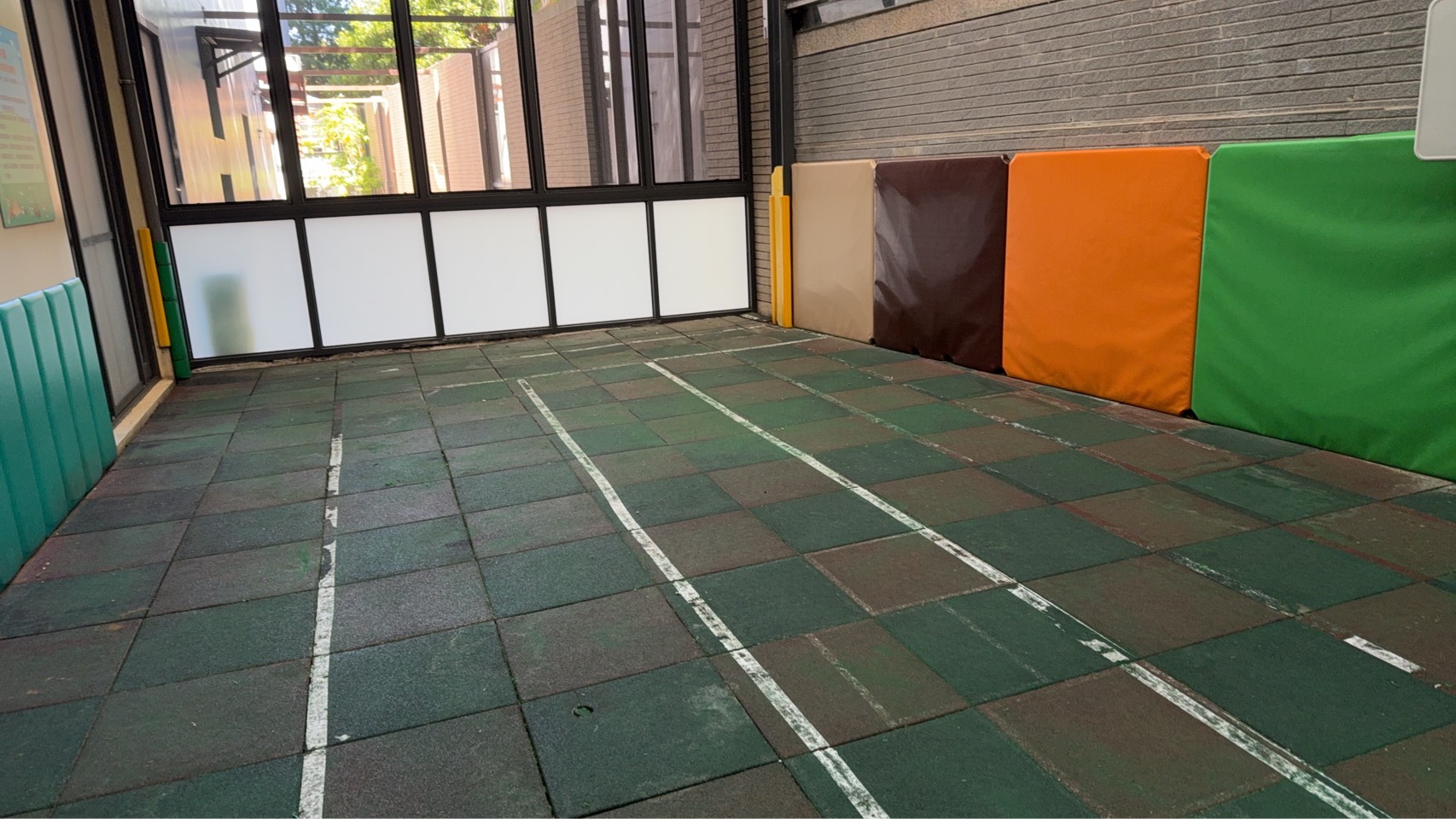 竹北童語幼兒園遊戲區人工草皮 施工前