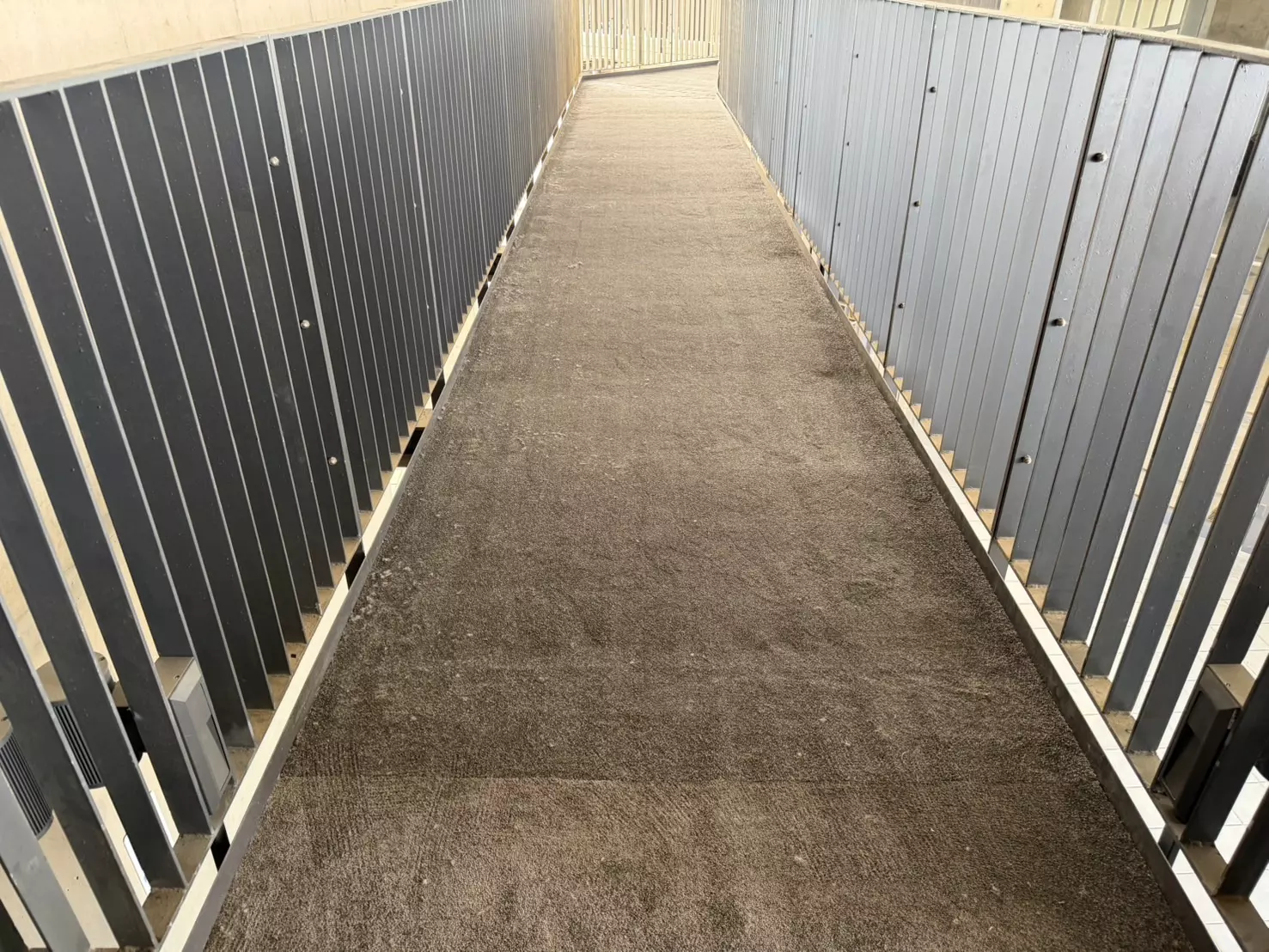 新竹南寨竹風漁市|滿鋪地毯鋪設工程 | OYAN奧揚地毯公共工程施工實績