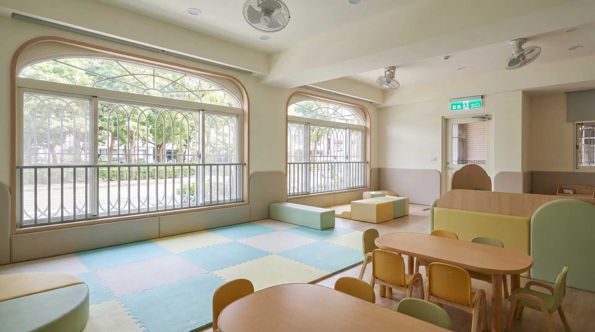 托嬰中心與幼兒園立案重點｜用途、空間配置、避難與消防要求整理｜任柏澄建築師事務所