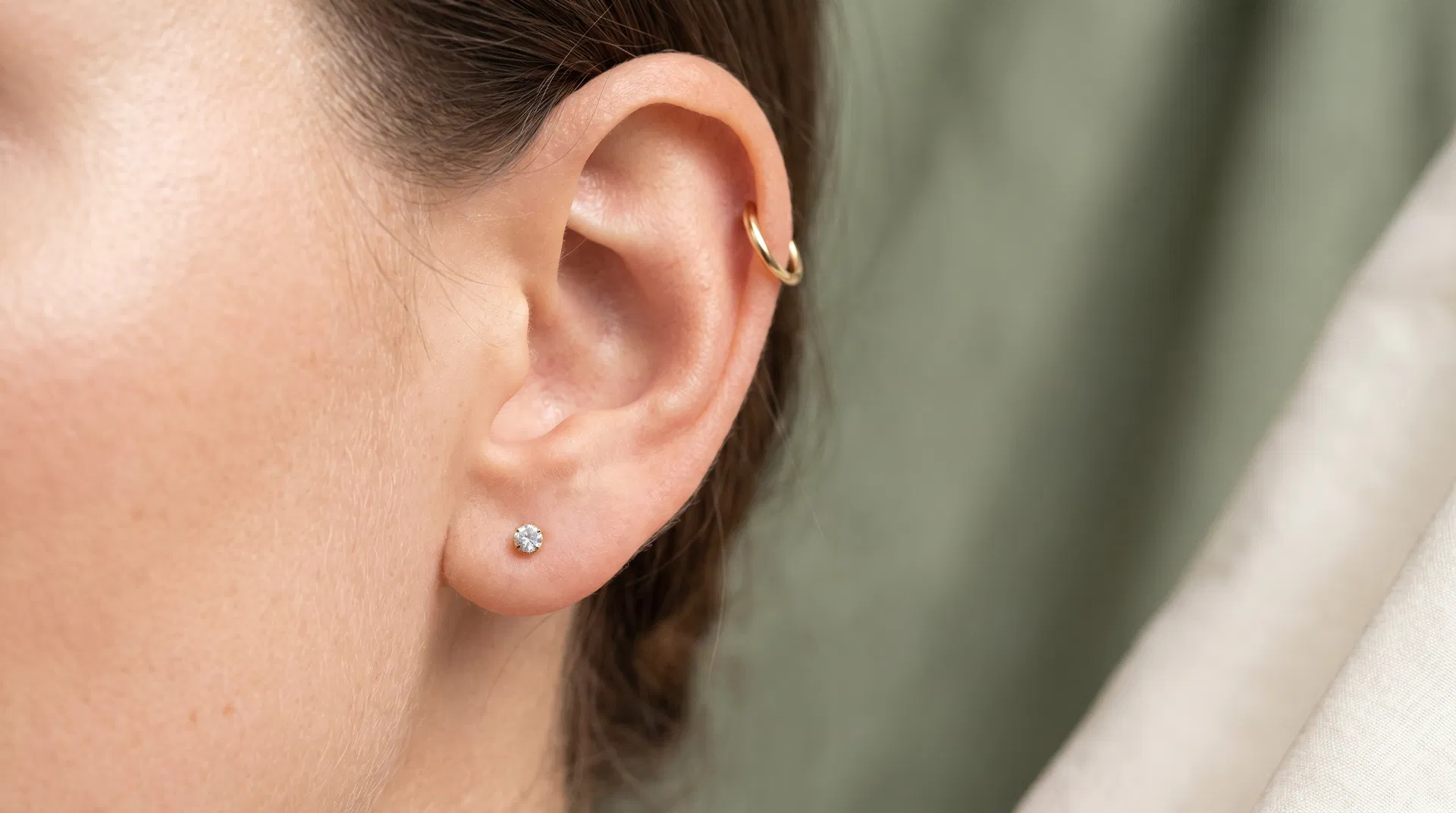 Nahaufnahme Helix-Piercing