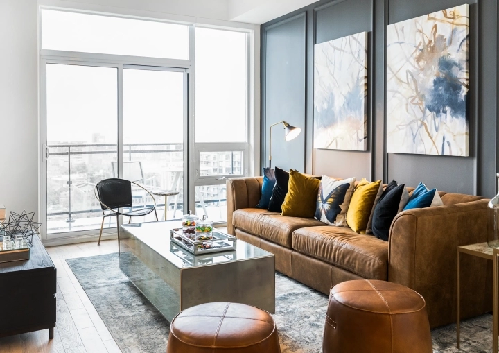Modern Custom Home Construction with Contemporary Interiors in Vaughan, ON