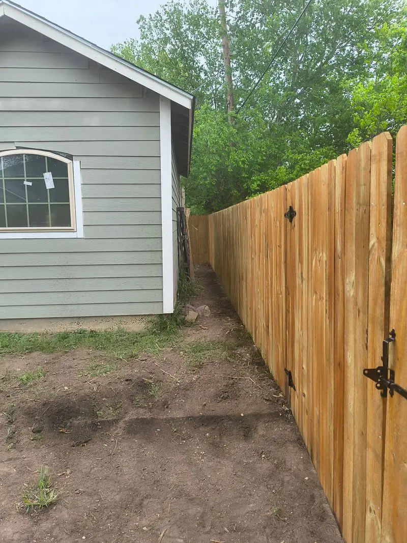 San Antonio, Texas: Construction of a Wooden Fence and Yard Gate