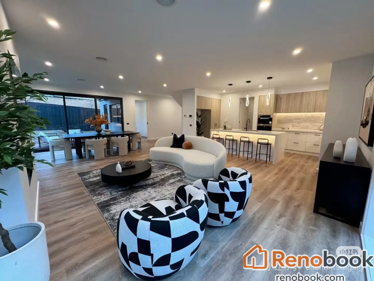 Melbourne, Australia Warm Modern Open-Concept Living Design