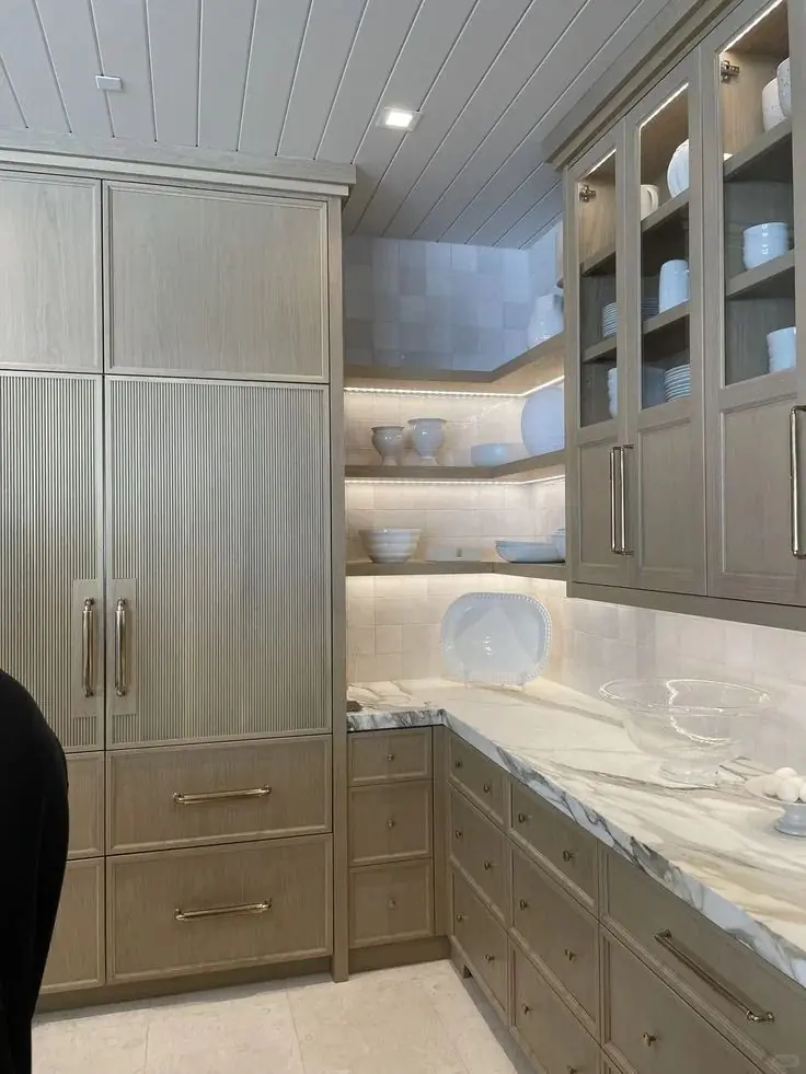 Cream Tones + Natural Wood Cabinetry: Crafting High-End Kitchen Cabinets in Auckland, New Zealand