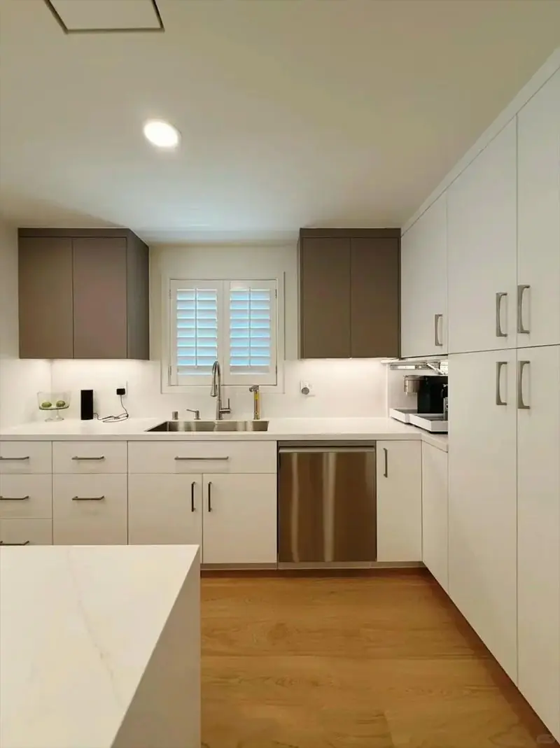 Clean Modern Kitchen Remodel in Los Angeles