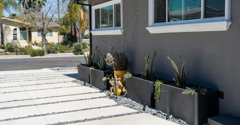San Diego, California: Front Yard Landscaping Construction
