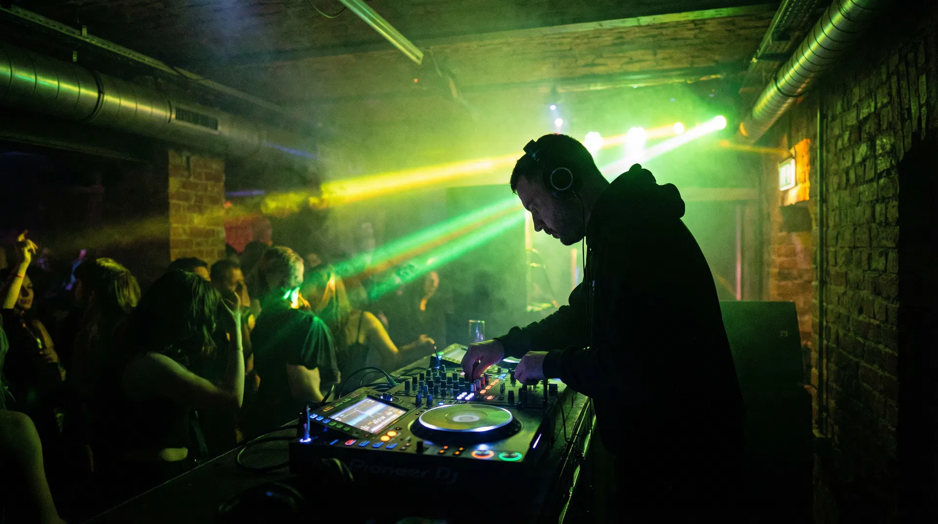 DJ at Lemon & Lime
