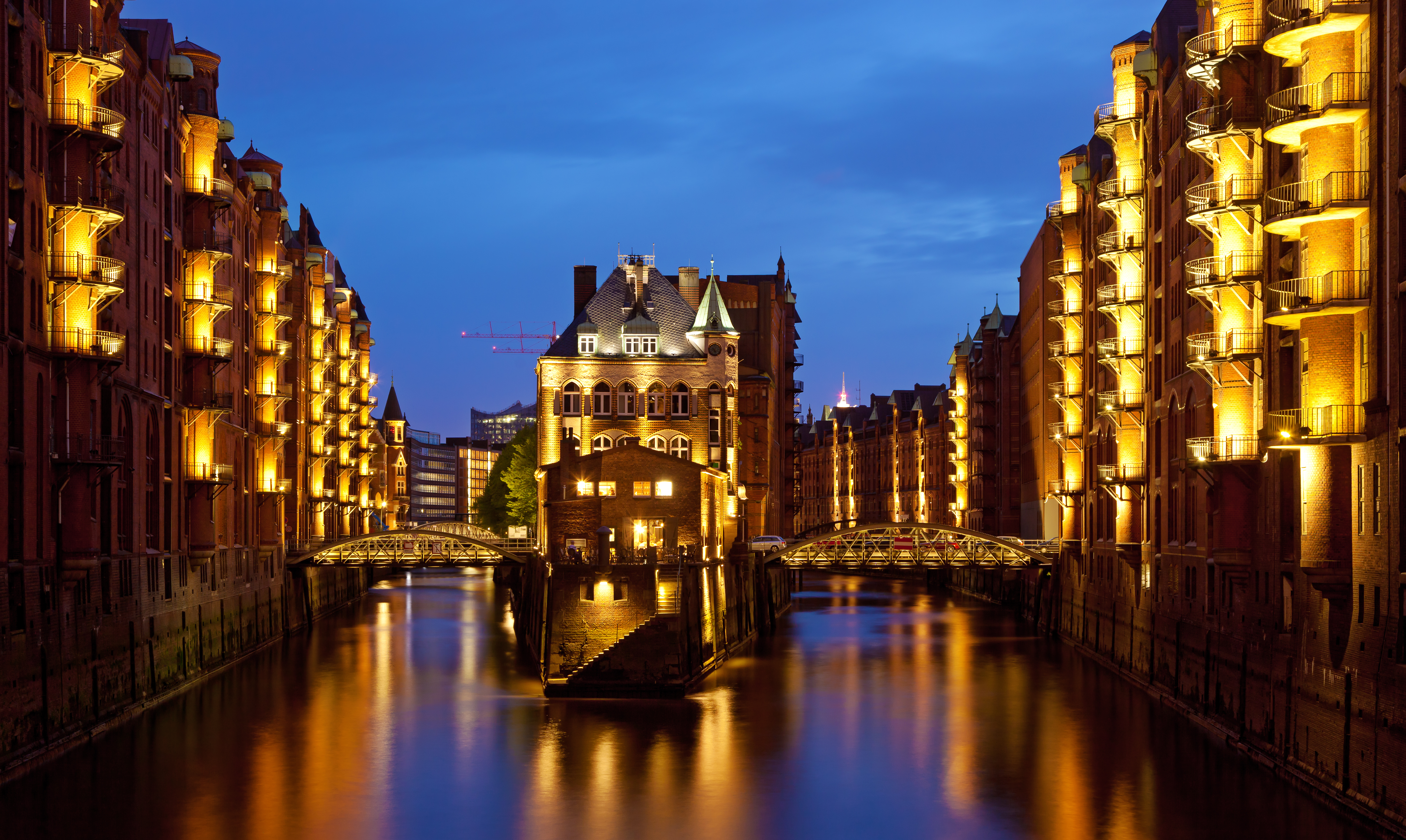 Vom Hafen bis zur Speicherstadt – Hamburg ist ein facettenreiches Reiseziel.