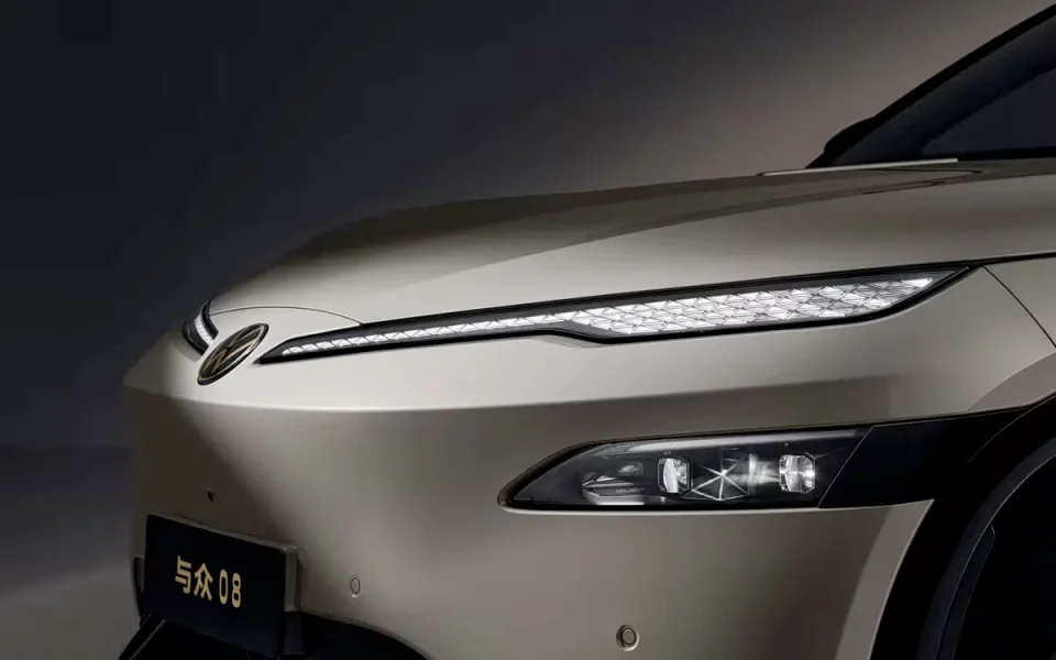 폭스바겐-샤오펑 첫 협업 양산차 'ID.Unyx 08' 출시