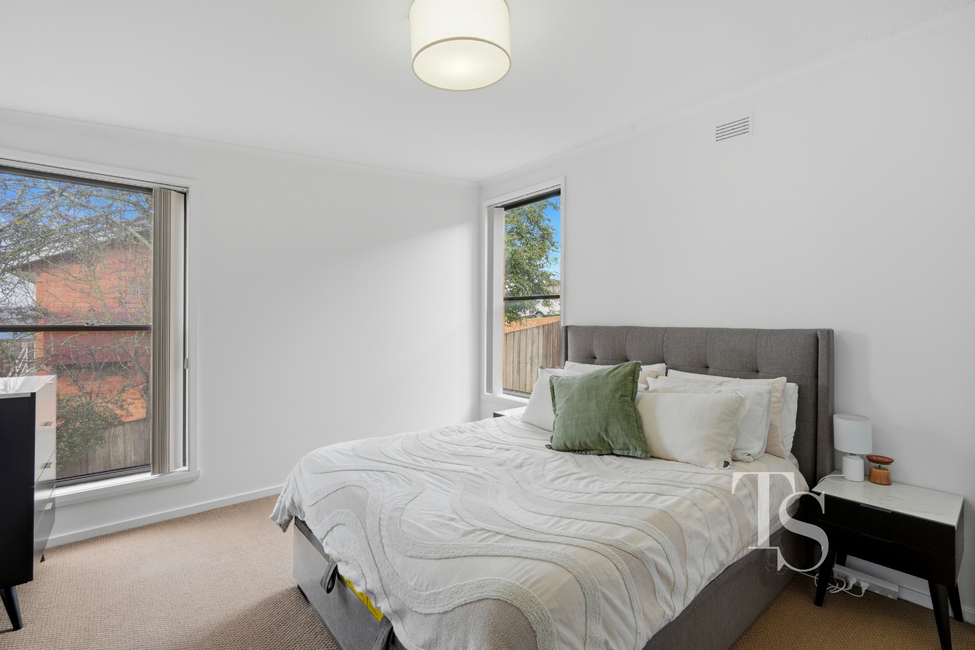 2/253 Penquite Road, Norwood TAS 7250