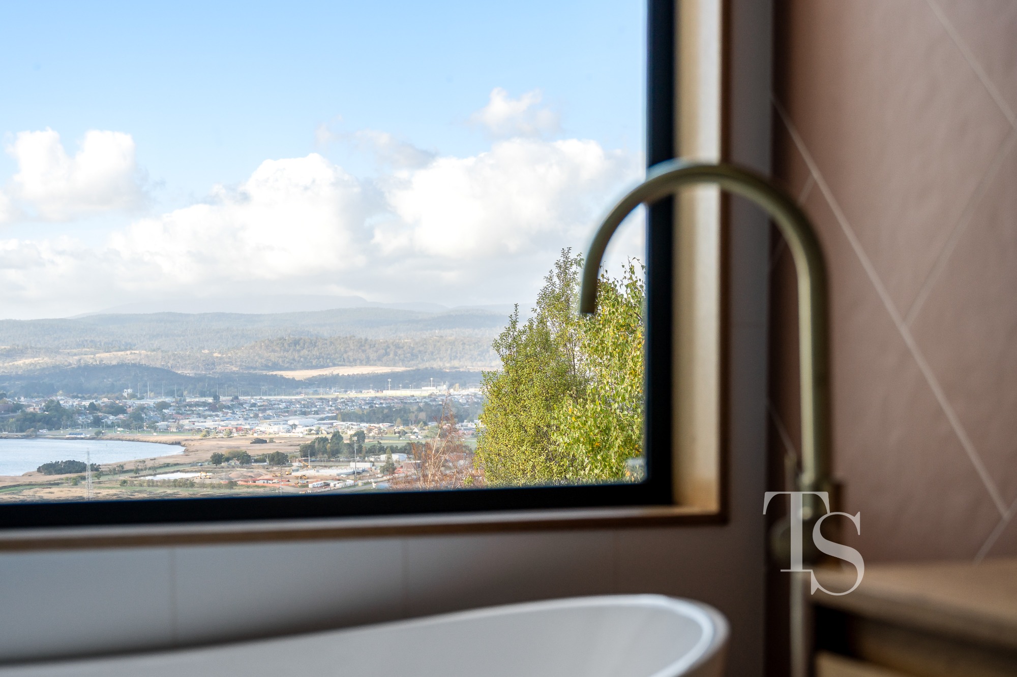 1/55 Lachlan Parade, Trevallyn TAS 7250