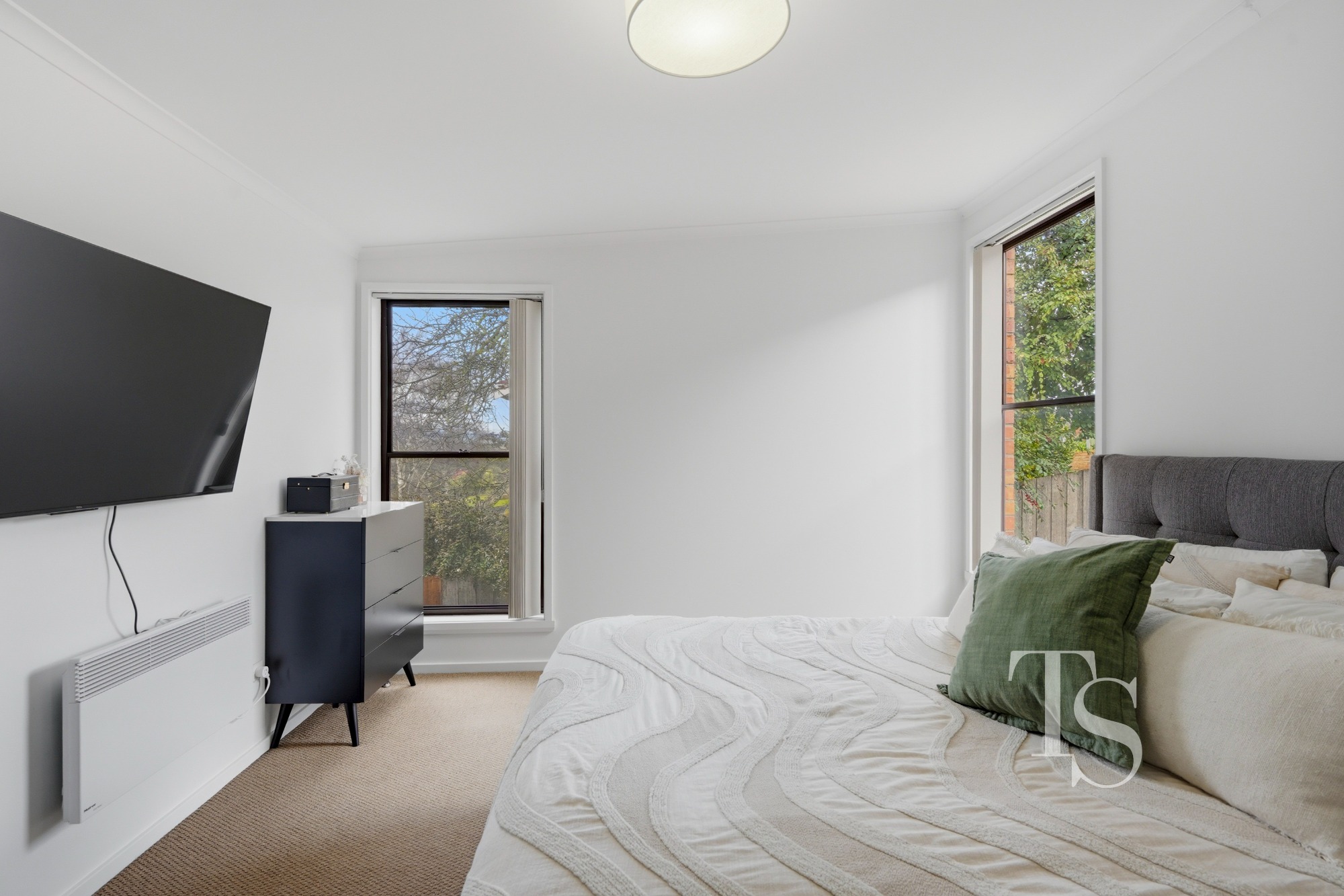 2/253 Penquite Road, Norwood TAS 7250