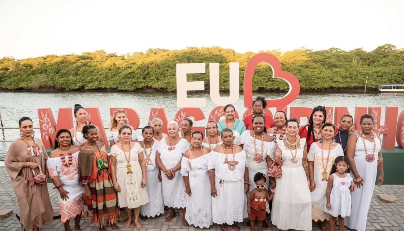 COLETIVO MULHERES DO BARRO (Naiara)