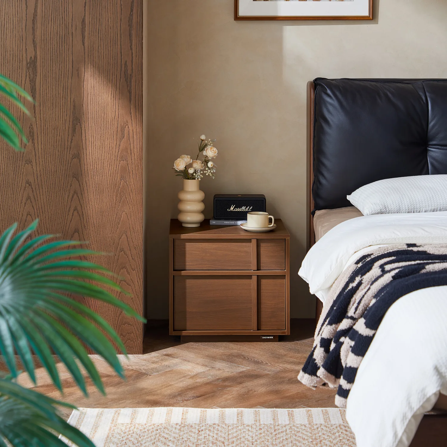 Wayne Timber Bedside set 2
