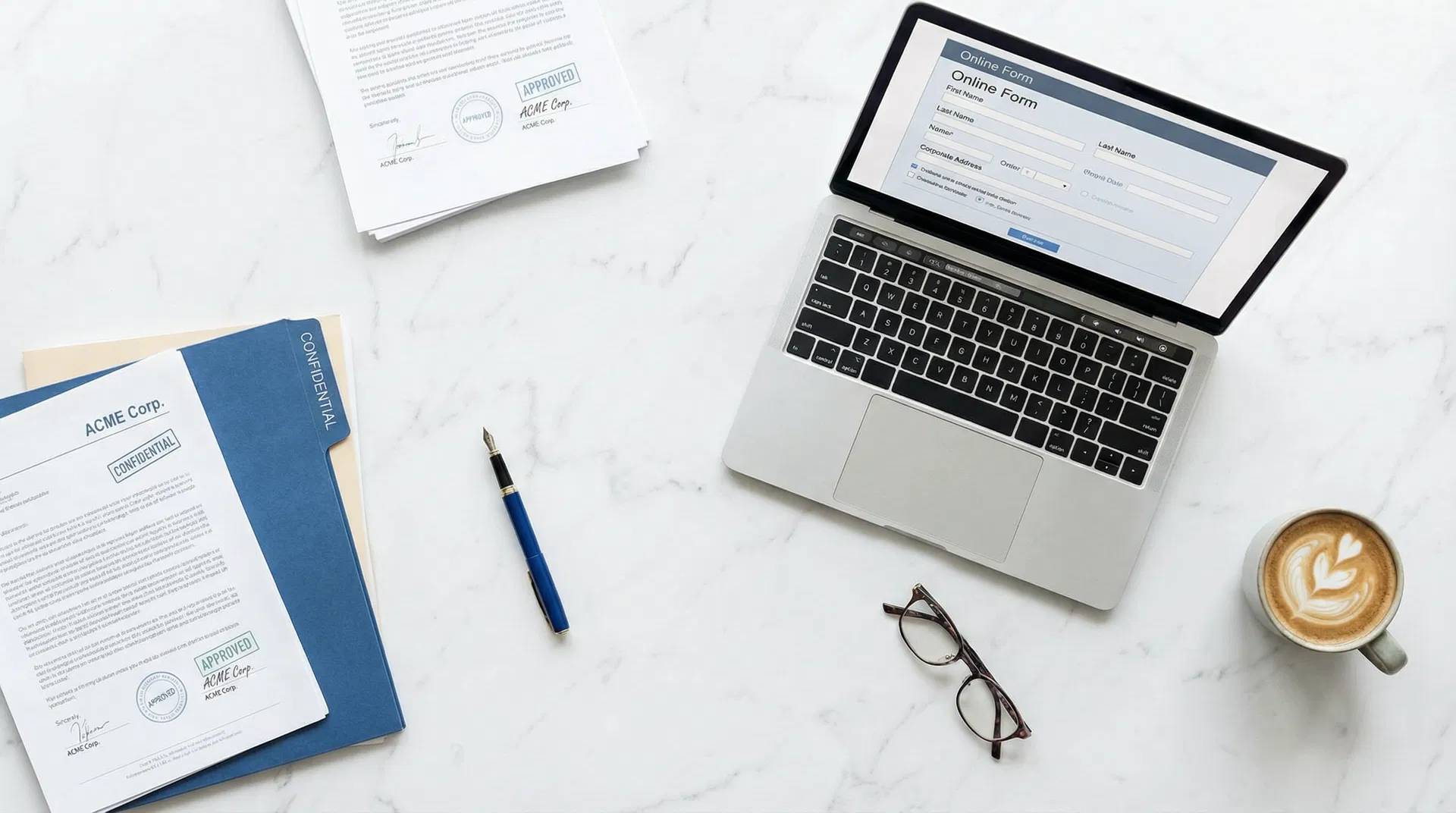 Dokumentacija i administrativna podrška - dokumenti i laptop