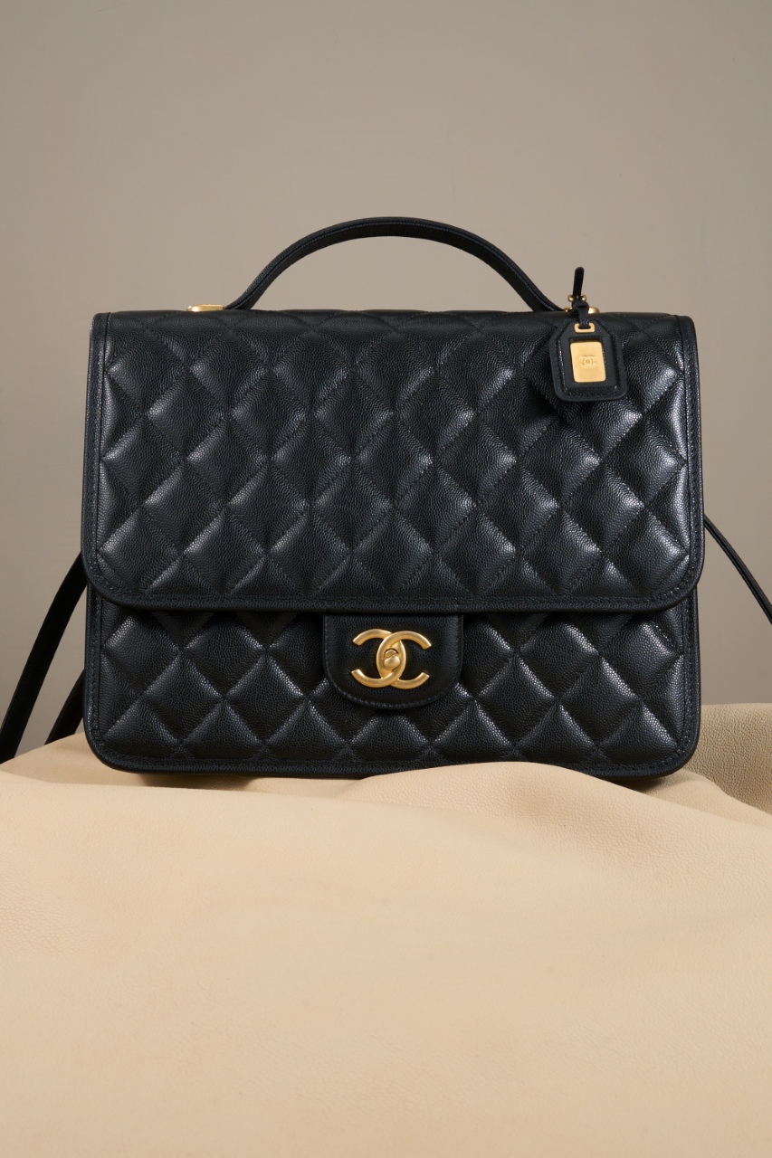 22K Messenger Backpack & Black